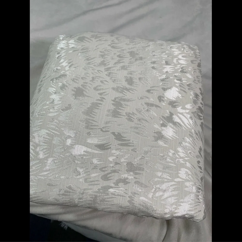 NIB $370 [ Full / Queen ] Duvet Cover for Hotel Collection Plume‎